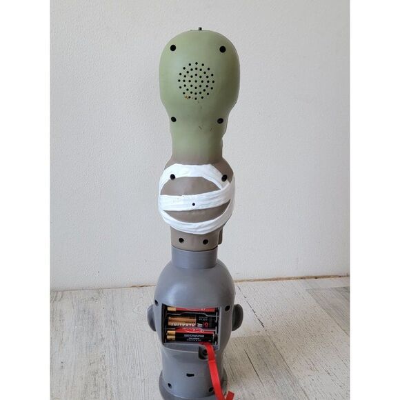 Gemmy Skull Trio singers "Shout" AS IS Halloween animated prop decor - Picture 10 of 12